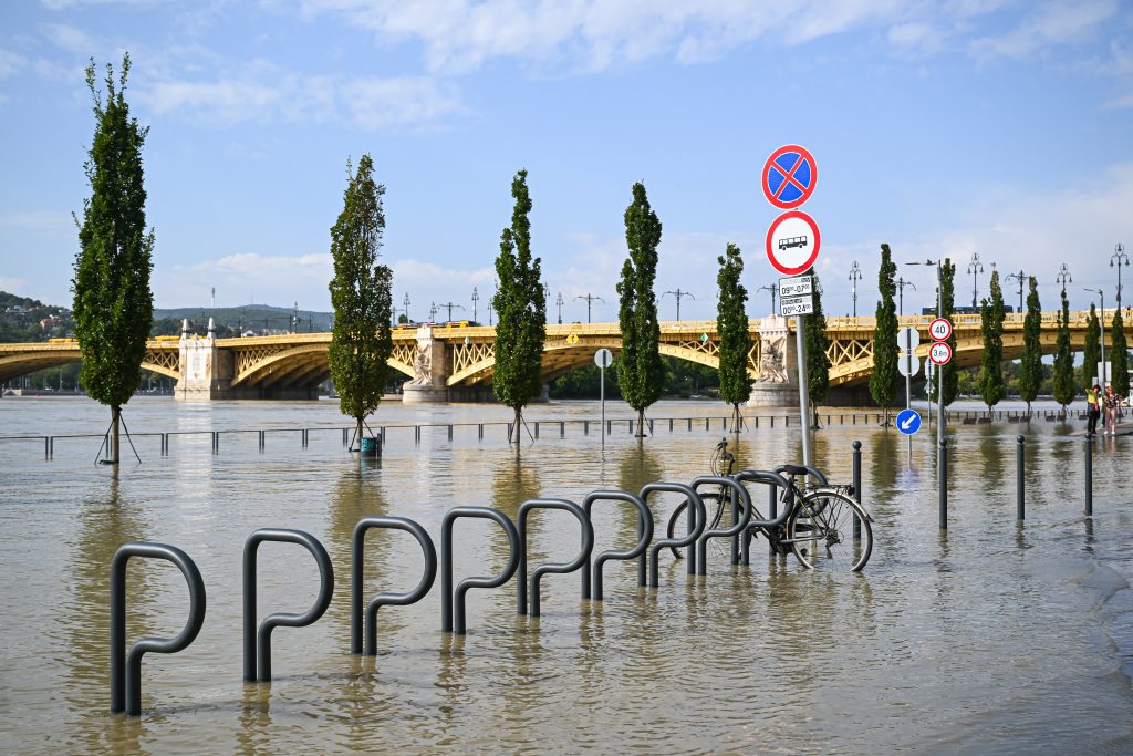 500 ezer homokzsák védi a Margitszigetet