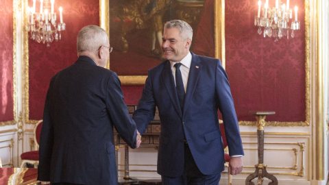 A Szabadságpárt vezetője helyett a hivatalban lévő néppárti kancellár kapott kormányalakítási megbízást Ausztriában