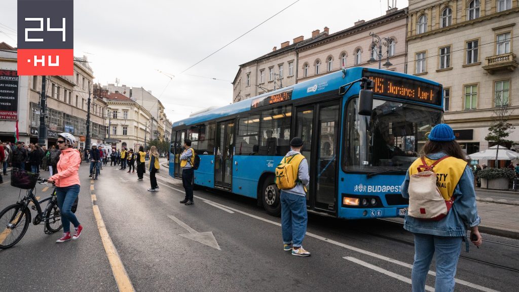 Így változik a közlekedés az ünnep miatt