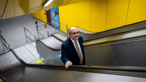 Kilép az LMP-ből Csárdi Antal, a párt egyetlen egyéniben parlamentbe jutott képviselője