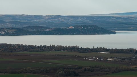 Egyelőre senki nem vette meg Tihany utolsó beépítetlen part menti ingatlanját