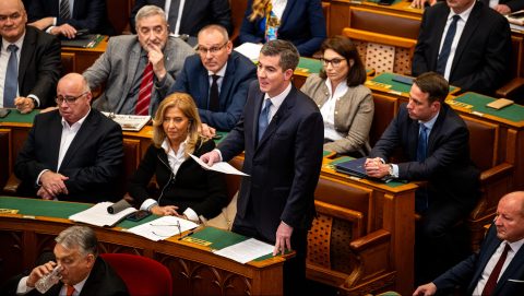 „Mint sokan mások, én is alig aludtam éjjel” – Kocsis Máté az LMP-ből kilépő Csárdi Antalon viccelődött