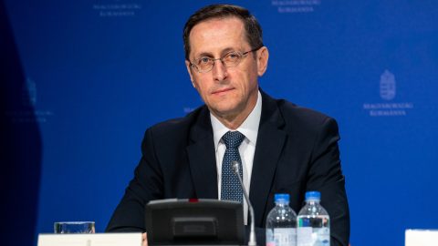 Újabb egy évre felfüggesztenék a reklámadó fizetését