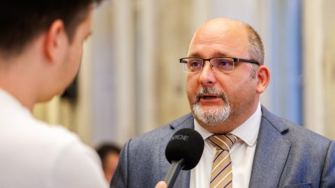 Csárdi Antal: Nem Rogán, Ungár és Vitézy szerepel a fotón