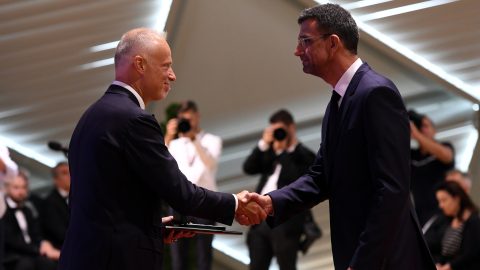 Az NNI vizsgálhatja Deutschék szerződéseit