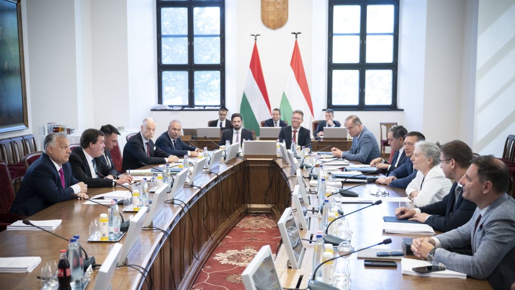 Kétnapos kormányülés kezdődött Orbán Viktor vezetésével
