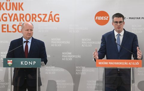 Orbán helyzetértékelését hallgatják zárt ajtók mögött Esztergomban a Fidesz–KDNP képviselői