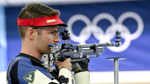 „Nem akar békén hagyni, szinte az összes versenyen felvesz kamerával” – Péni István menekült a rémálmaiban a mocskos sportlövőbotrány után