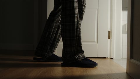 Sokszor fölébred éjjel a vizelési inger miatt? Fontosabb kezelni, mint hinné