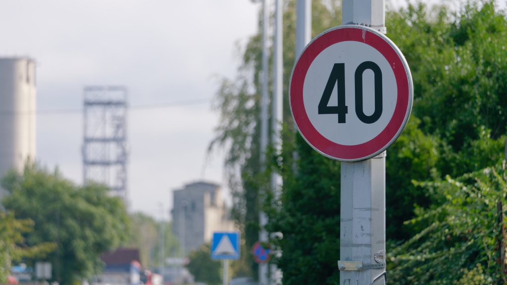 Csökkentik a sebességhatárt egy forgalmas budapesti útszakaszon