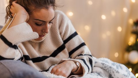 Gyomorpanaszok, fáradtság, szédülés – a depressziónak csak az egyik tünete a szomorúság