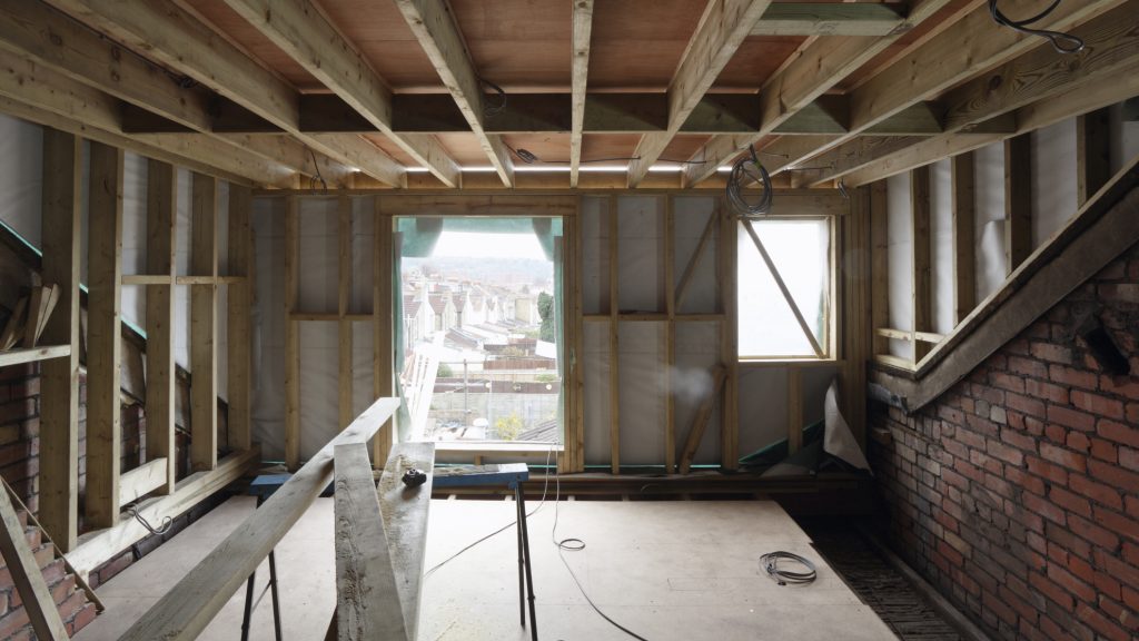 „Nyilván nem a Sándor-palotát tatarozzuk majd” – Schadl György most egy épületfelújító cégbe szállt be