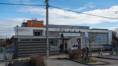 A Facebookon keres orvosokat az érdi szakrendelő igazgatója