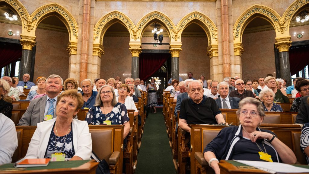 A nyugdíjasok jelentős változtatásokat sürgetnek, március végéig adtak időt a kormánynak