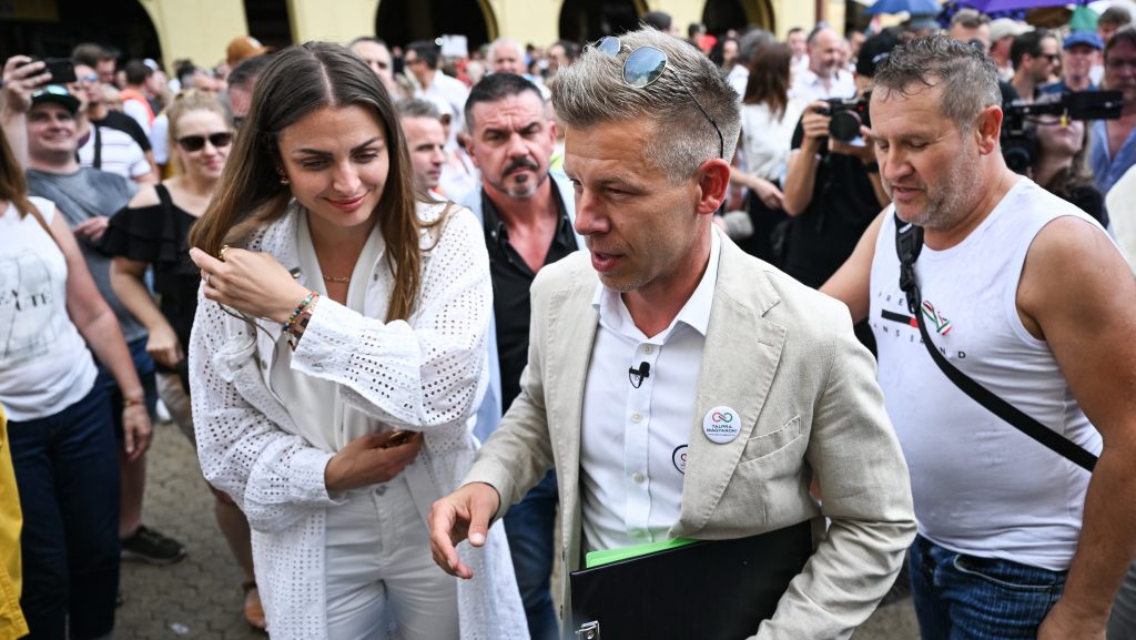 Zsarolás miatt nyomoz a rendőrség Magyar Péter, Vogel Evelin és a 30 millió forint ügyében