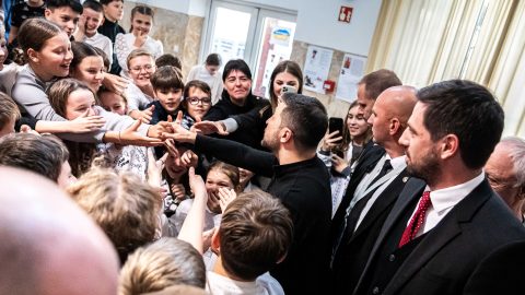 Zelenszkij ellátogatott a magyar-ukrán két tanítási nyelvű iskolába Csepelen
