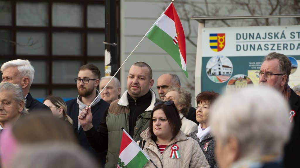 Szlovák sajtóinformáció: a postán és a buszokon sem lehet majd magyarul beszélni, ha elfogadják az új nyelvtörvényt