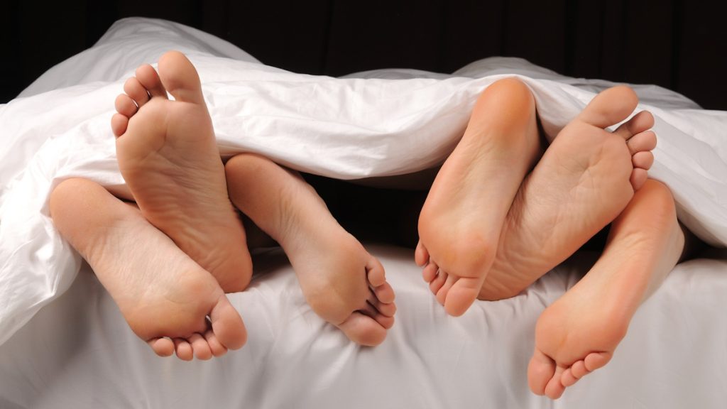 Egy éve ilyenkor: esküvőjük előtt még lefeküdtek egy lánybarátjukkal, rosszul sült el a dolog