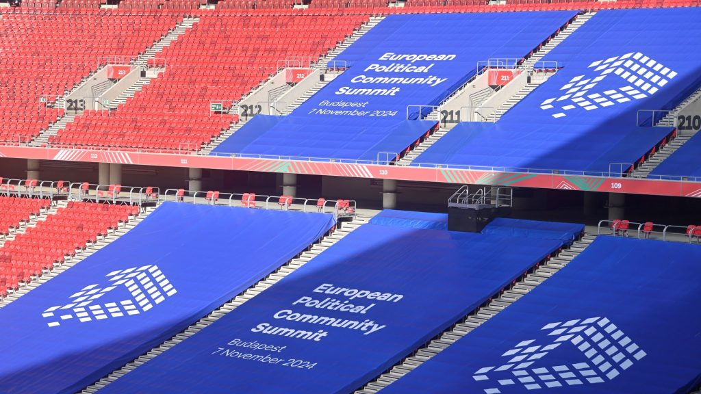 Orbán Viktor a Puskás Arénában fogadta Zelenszkijt, érkeznek az állam- és kormányfők