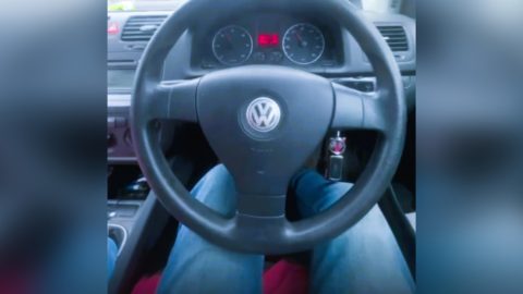 Videóra vette, ahogy elengedett kézzel vezet: egy életre lebénult miatta egy anyuka