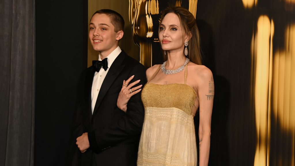 Évek óta először lépett vörös szőnyegre Angelina Jolie és Brad Pitt legkisebb fia