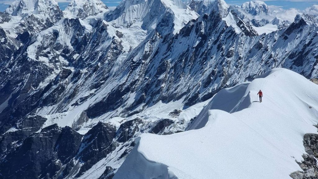 „Az önvád gondolatai kísértenek – miért ő és miért nem én?” – társai karjaiban halt meg a gleccserhasadékba zuhant hegymászó