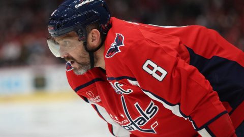 „Szétszedi és szétlövi az ellenfeleket” – korszakos rekord dőlhet meg az NHL-ben