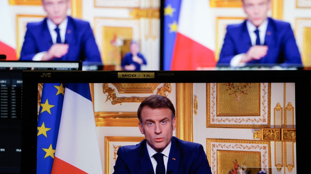 Macron kizárta, hogy lemond