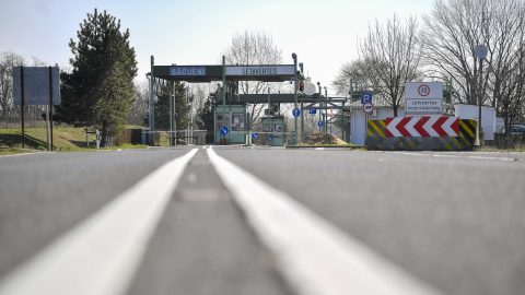 Megállapodás: január 1-től megszűnik a határellenőrzés Romániával és Bulgáriával is
