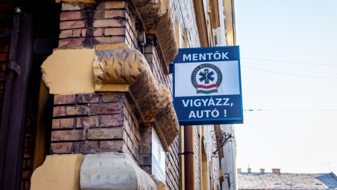 Mobilvécékbe kényszerülnek a mentésirányítók
