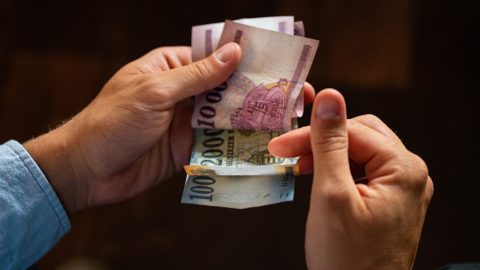 11 ezer milliárd közelébe ért a magyar lakosság hiteltartozása