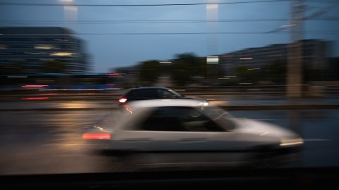 Két újabb budapesti útszakaszokon csökken a sebességhatár