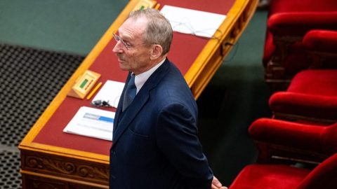 Társadalmi egyeztetésen a 2025-ös pedagógusbérek 