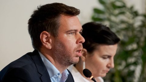 Vitézy Dávid: Lázár János járatritkítást, vonalbezárást tervez