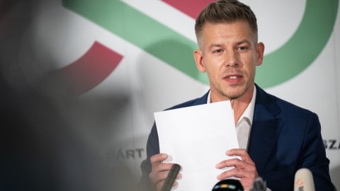 Nyereséges eddig a Tisza Párt, fél év alatt 525 millió forint bevétele volt Magyar Péteréknek