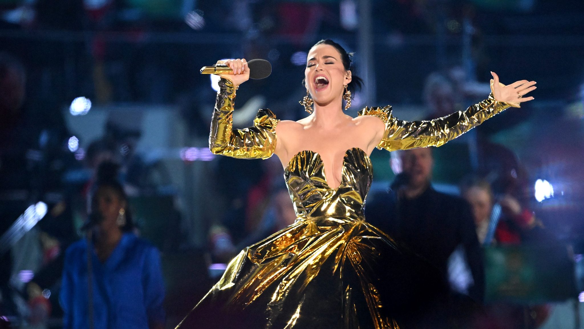Katy Perry Stages Public Rejection of Exes During Spanish Concert