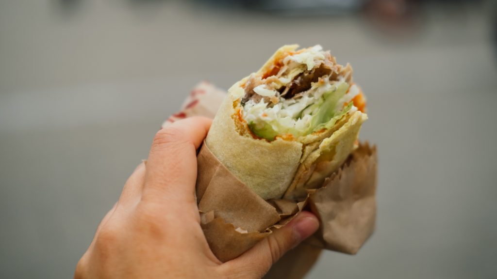 Kebabbal védekezett a nagypapa a rablók ellen