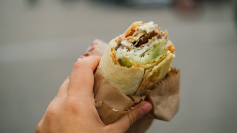 Kebabbal védekezett a nagypapa a rablók ellen