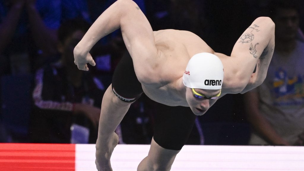 Sárkány Zalán világbajnok lett 800 méter gyorson országos csúccsal a Duna Arénában Sárkány Zalán világbajnok lett 800 méter gyorson országos csúccsal a Duna Arénában