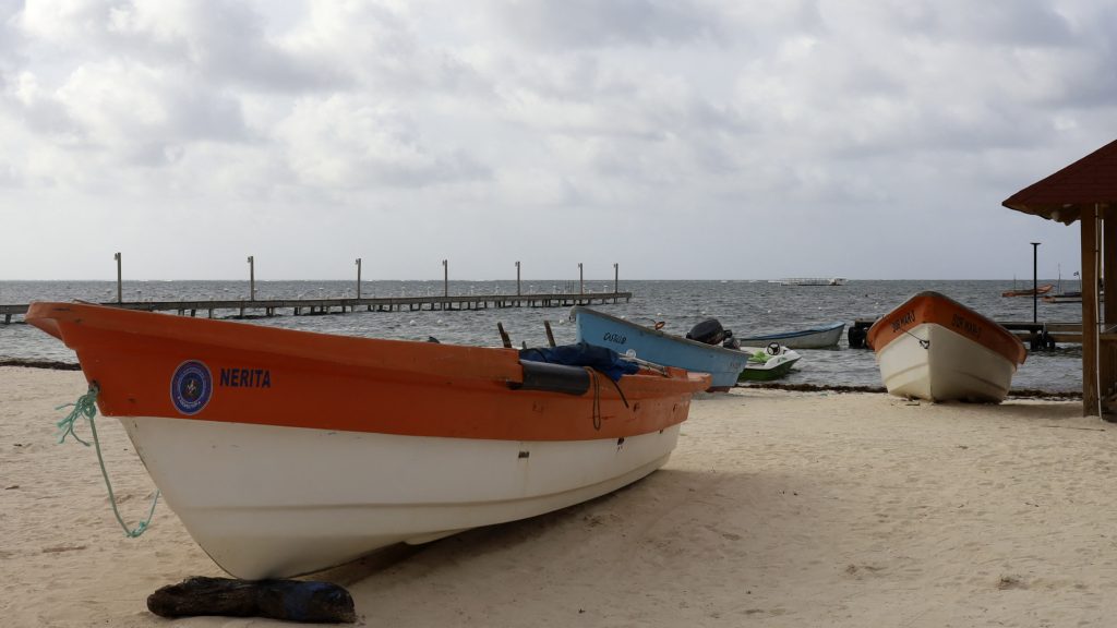 Négy külföldi holtteste került elő egy dominikai strandnál