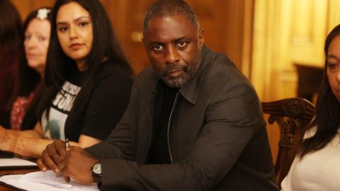 Idris Elba egy dél-afrikai börtönben töltött egy éjszakát, hogy hiteles Mandela legyen