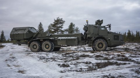 Katonai menetoszlopok haladnak át Magyarországon a hét első felében
