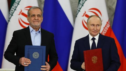 Stratégiai megállapodást írt alá Putyin és az iráni elnök