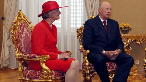 Sífutás közben rosszul lett, meg kellett műteni a norvég királynét