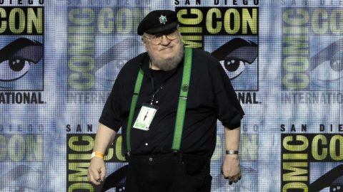 A Trónok Harca befejezése még várat magára, addig is tudományos cikket publikált George R. R. Martin