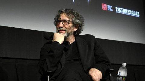 Neil Gaiman a nemierőszak-vádakról: „Soha nem vettem részt senkivel nem közös megegyezésen alapuló szexuális tevékenységben”