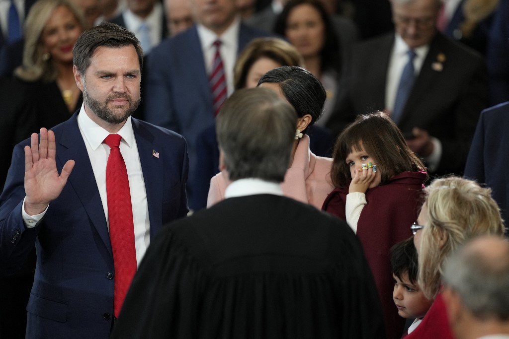 Donald Trump letette a hivatali esküt, majd szükségállapotot hirdetett a déli határnál 1