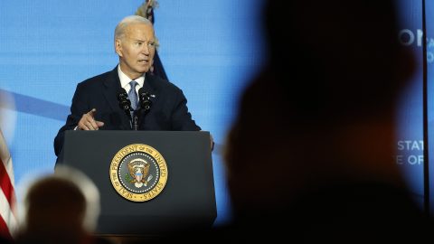 Kegyelmet adott öt embernek Biden