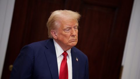 Egy bíró felfüggesztette Trump elnöki rendeletét az automatikus állampolgárság módosításáról