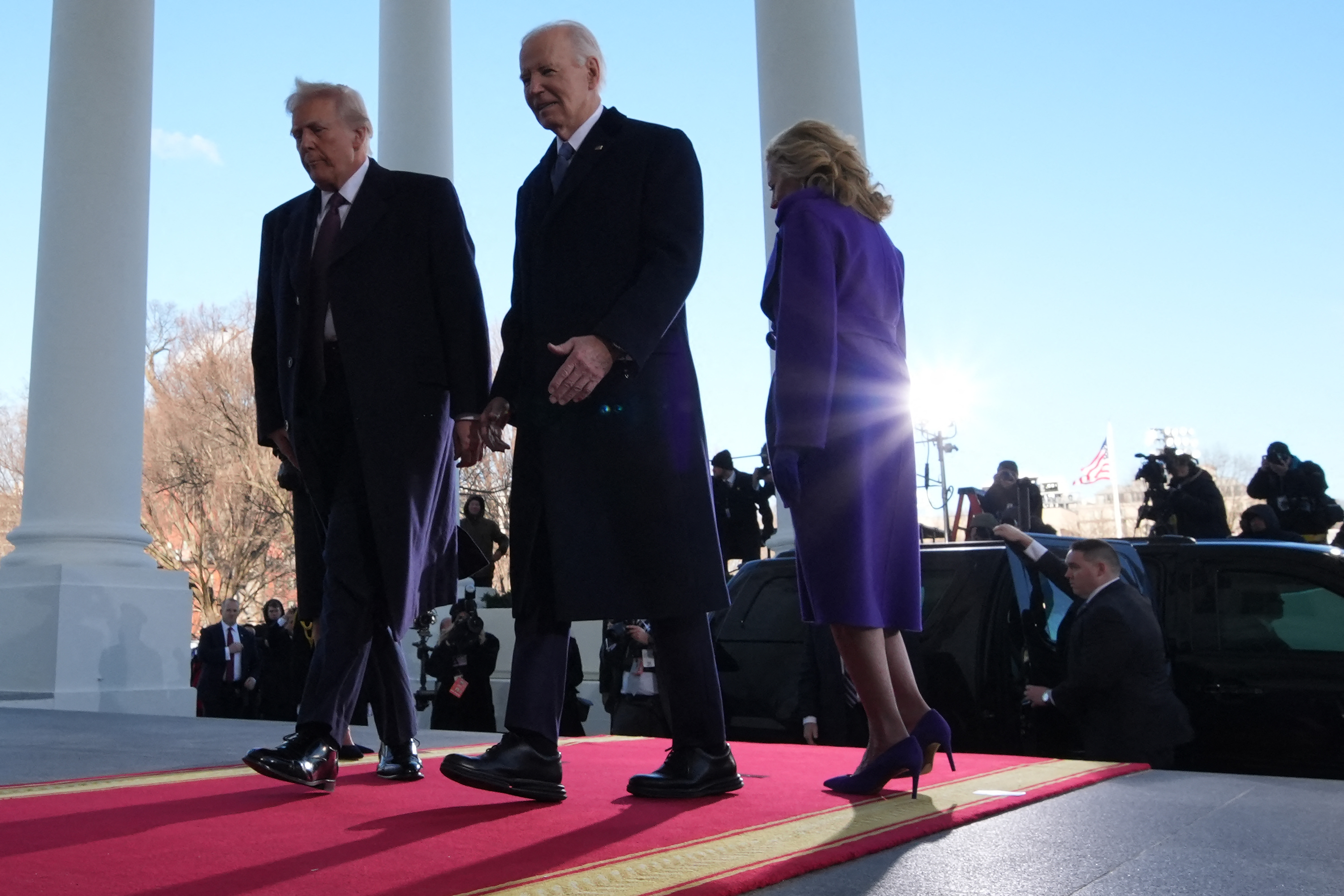 Donald Trump letette a hivatali esküt, majd szükségállapotot hirdetett a déli határnál 1